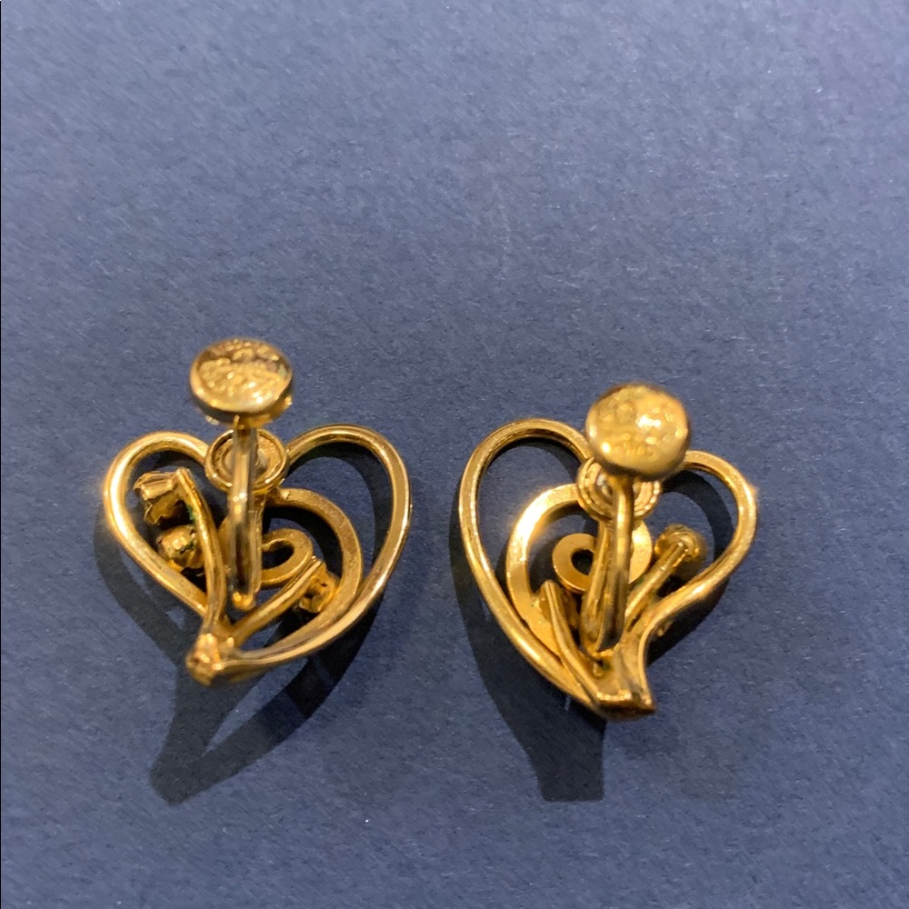 VINTAGE 70’s? 12K GOLD-FILLED w grey and green STONES SCREW-BACK .5” EARRINGS - Picture 3 of 7